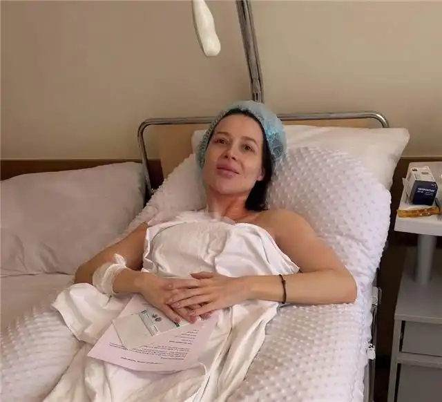 Лерчек с диагностированным раком желудка завершила восьмой курс химиотерапии