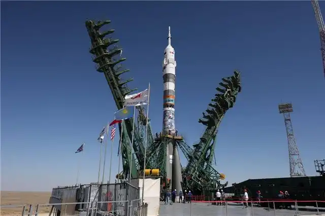 На Байконуре подняли ракету Союз?2.1а с пилотируемым кораблем Союз МС?29