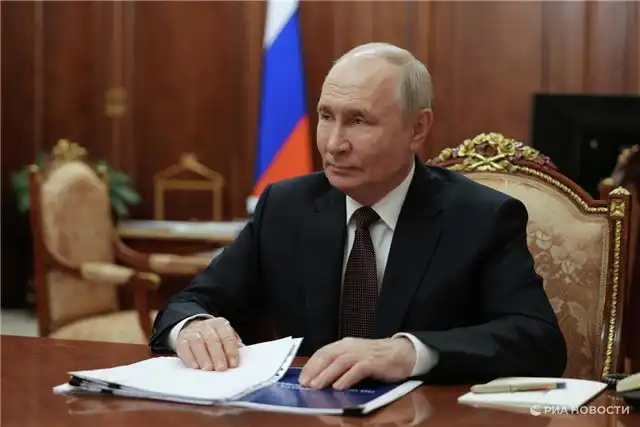 Путин призвал главу Якутии обеспечить поддержку участников СВО, идущих на выборы