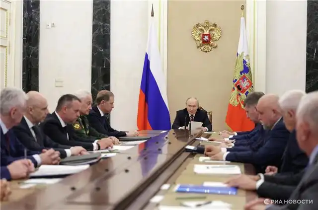 Путин распорядился ввести дополнительные меры для стабилизации рынка топлива