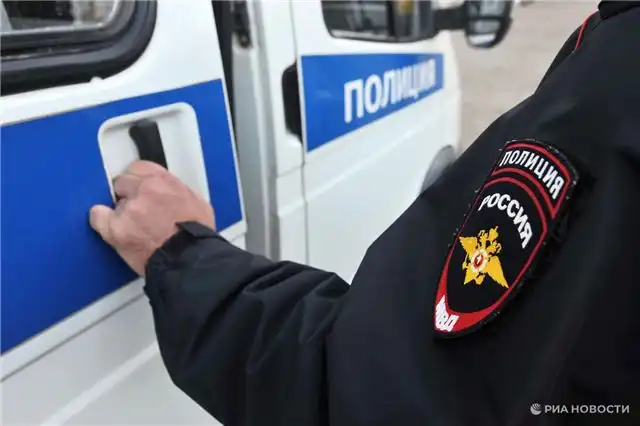 В Карелии мужчина устроил стрельбу из жилого дома, раненые двое человек