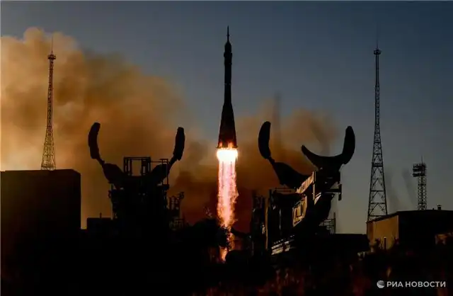 Экипаж из России и США отправился в космос на ракете Союз-2.1а с Байконура