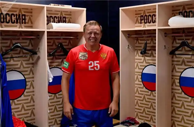 Пименов официально назначен спортивным директором «Факела» и заключил одногодичный контракт