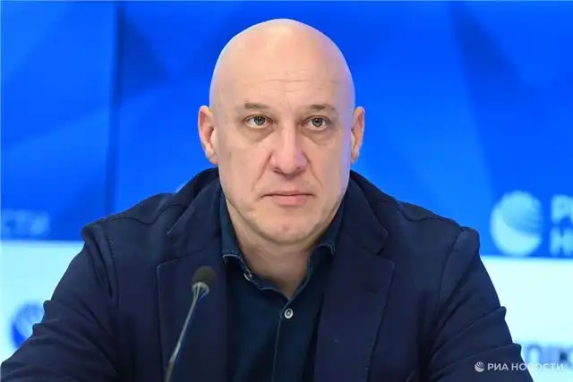 Денис Майданов получил высшую награду Национальной премии «Отцовское признание»