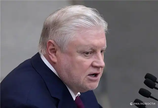 Миронов предложил отменить плату за проезд для водителей без штрафов