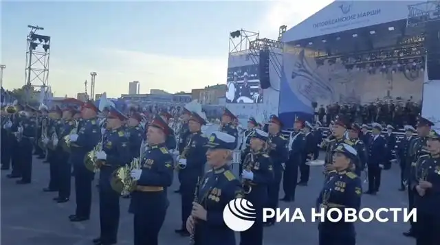 Гимн страны дал старт гала-концерту фестиваля "Тихоокеанские марши" во Владивостоке