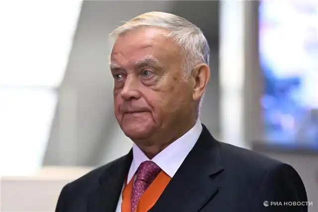 Владимир Якунин сообщил о выборе безопасного пути для доставки Благодатного огня