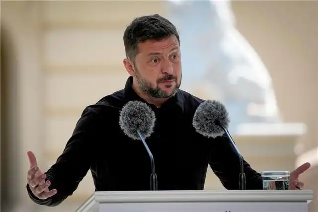 Politico - Зеленский назначил правительственные перестановки в самый неподходящий момент