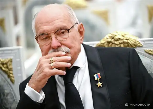 Михалков назвал вырезание сцен с алкоголем и наркотиками абсурдом