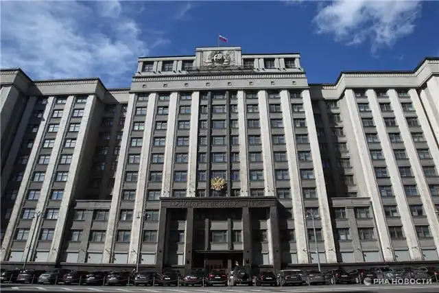 Миронов и Ким предложили включить выпускников вузов в расширенную программу соцконтрактов