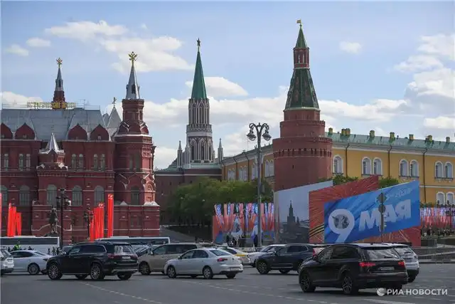 Трибуны для зрителей парада Победы начали устанавливать на Красной площади