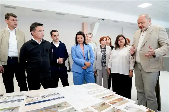 Губернатор Андрей Воробьев проверил прогресс ремонта школы в Лобне