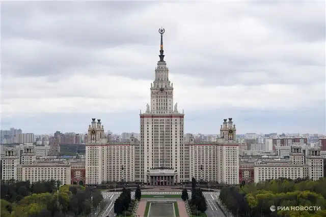 Путин подчеркнул роль Садовничего в укреплении статуса МГУ как образовательного центра