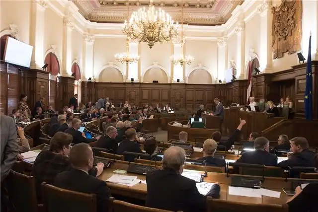 Сейм Латвии запретил исполнение песен авторов из санкционного списка