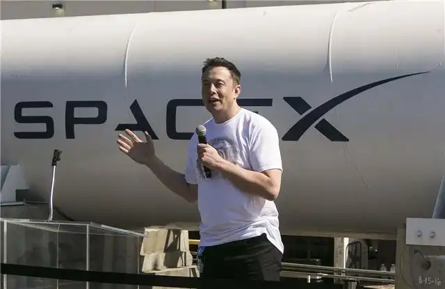 Акции SpaceX обвалились на 9% в понедельник