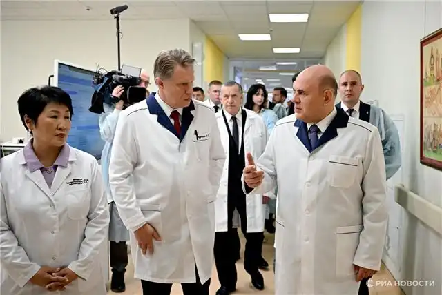 Мишустин ознакомился с работой республиканского онкодиспансера в Якутске в рамках рабочего визита