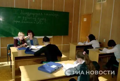 Чернышов предложил вознаграждать школьников деньгами за заметный учебный прогресс
