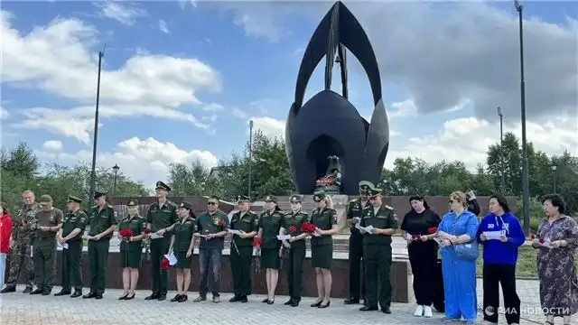 В Улан-Удэ провели траурную акцию в память о погибших в Донбассе детях